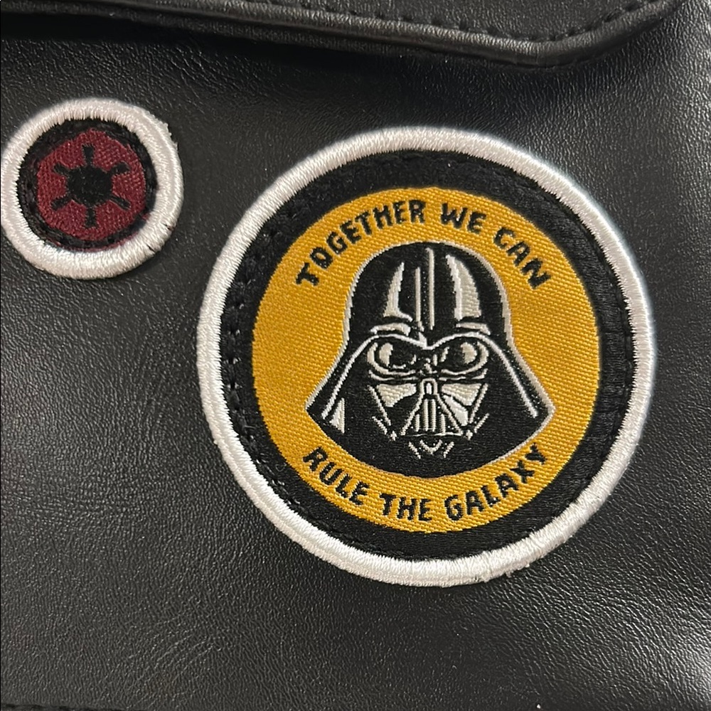 Disney Star Wars Black Belt Bag Iconic Patches Front Pocket Large Interior - Picture 2 of 13